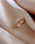Luxury Ring in Gold and Pearls