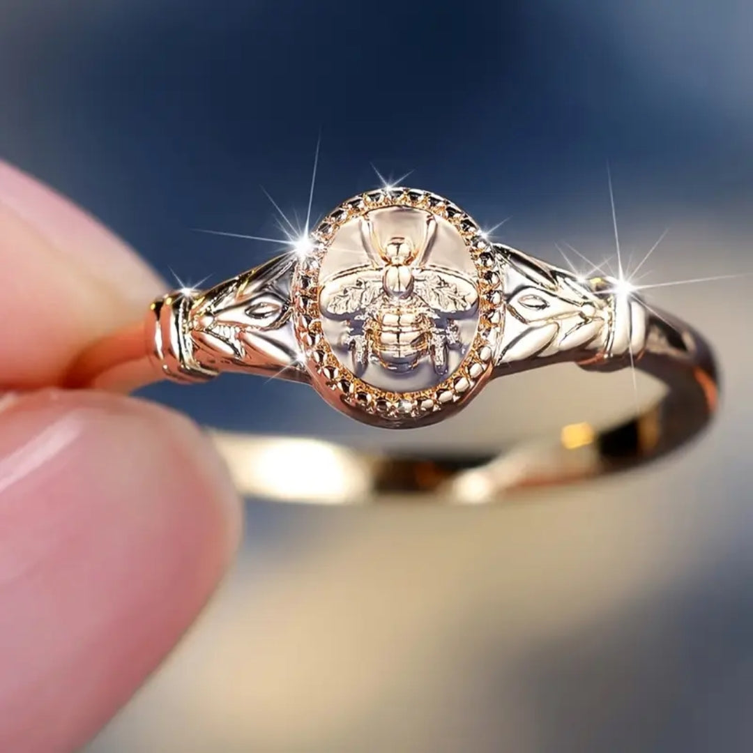 Inlaid Bee Stamp Ring