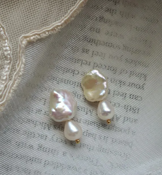 Elegant Small Baroque Earrings