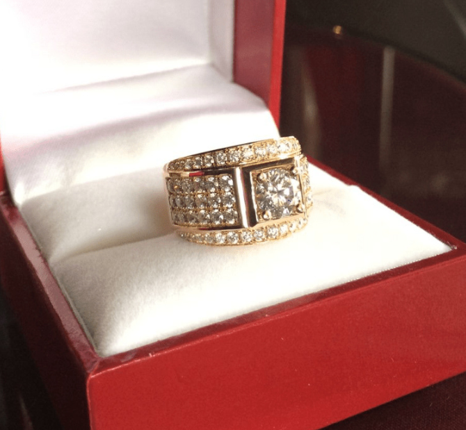 Vintage Luxury Sparkling Ring