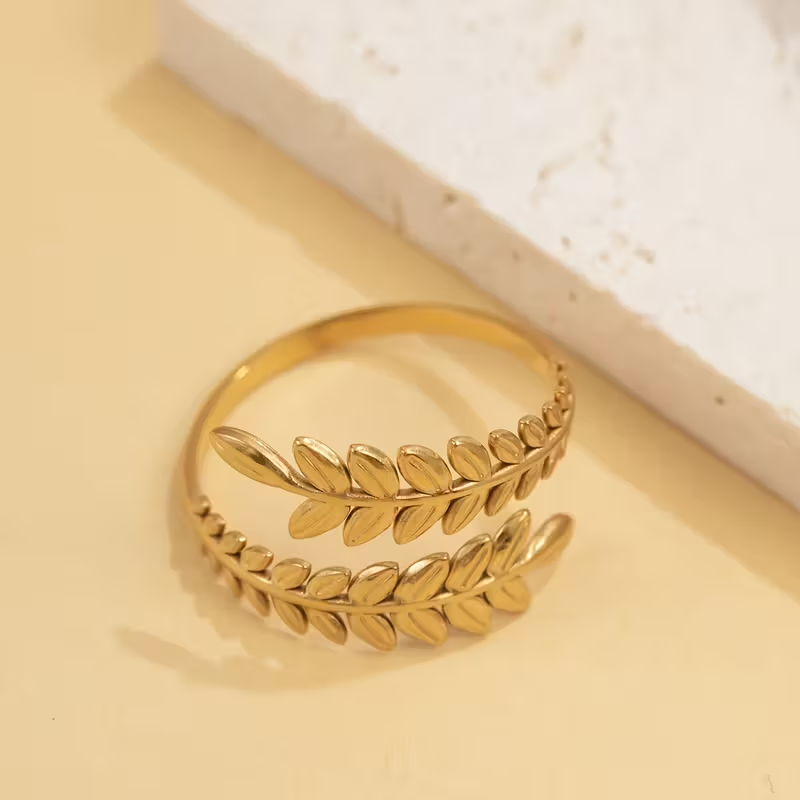 Golden Laurel Ring
