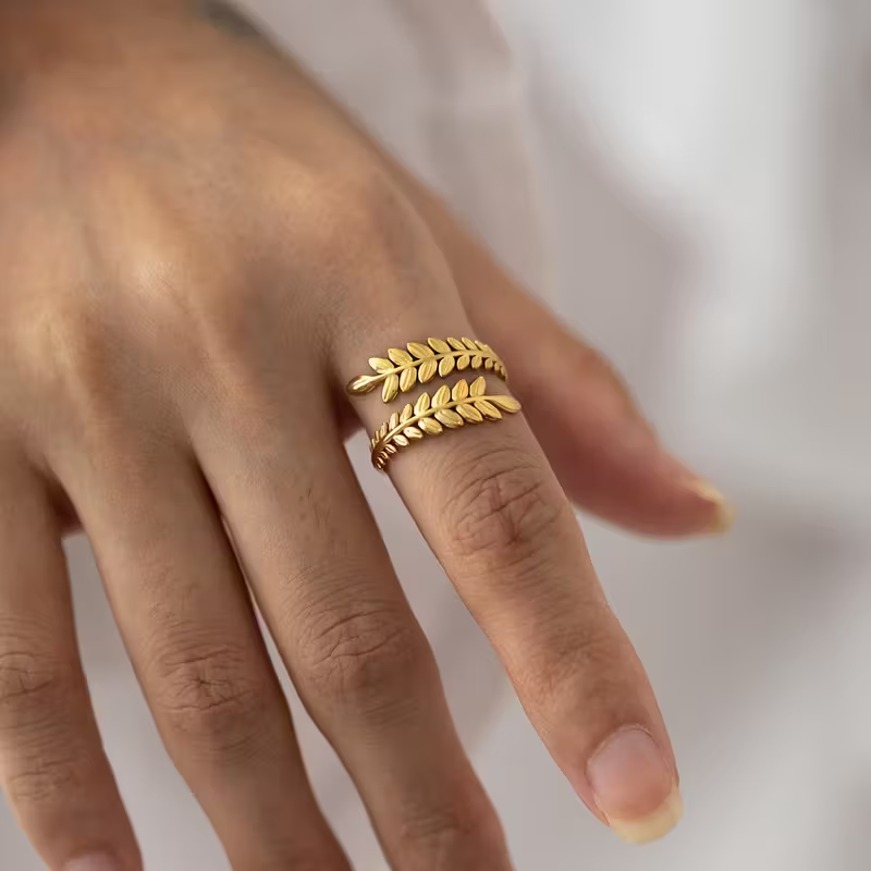 Golden Laurel Ring