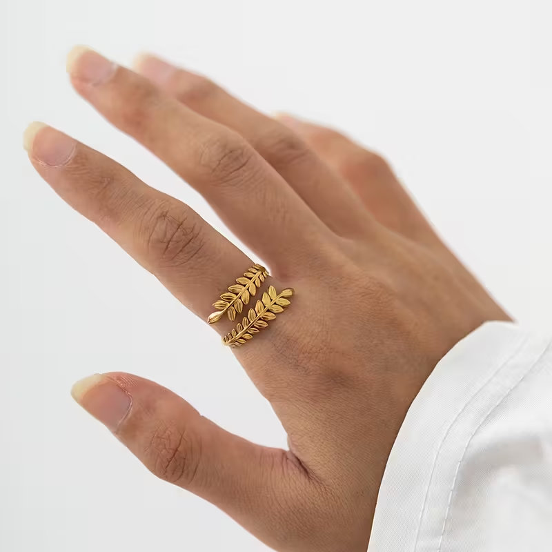 Golden Laurel Ring
