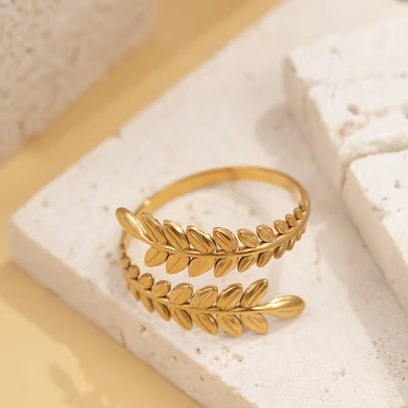 Golden Laurel Ring