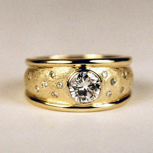 Vintage Golden &amp; Crystal Ring