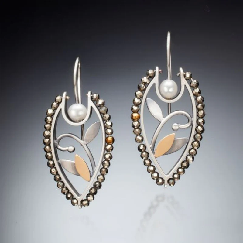 Vintage Hollow Flower &amp; Pearl Earrings