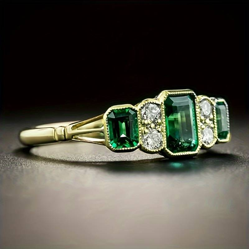 Vintage Green Glass &amp; Zirconia Gold Ring