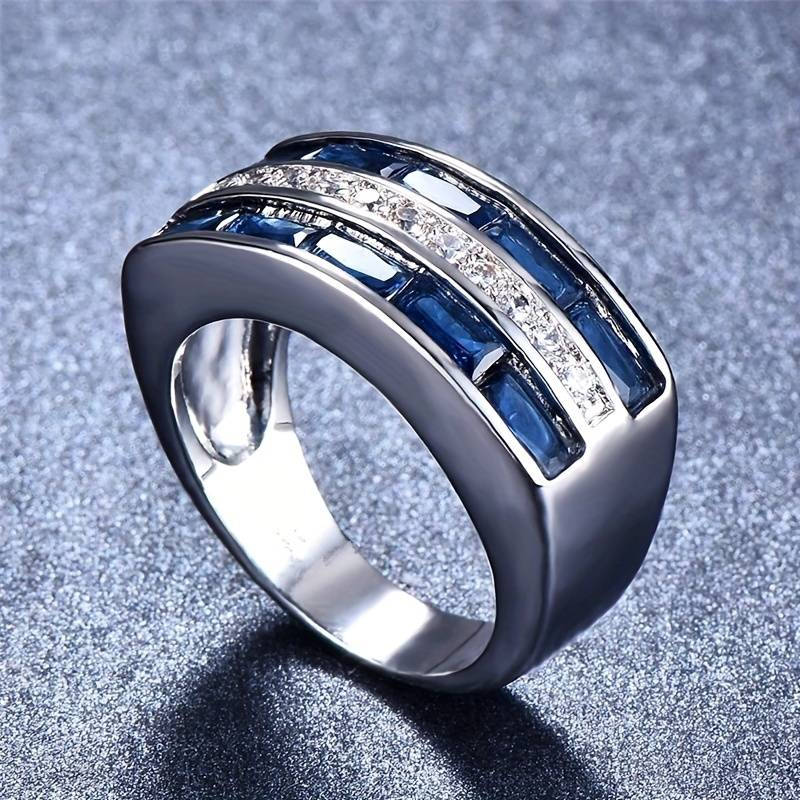 Vintage Blue Crystal &amp; Zirconia Silver Ring