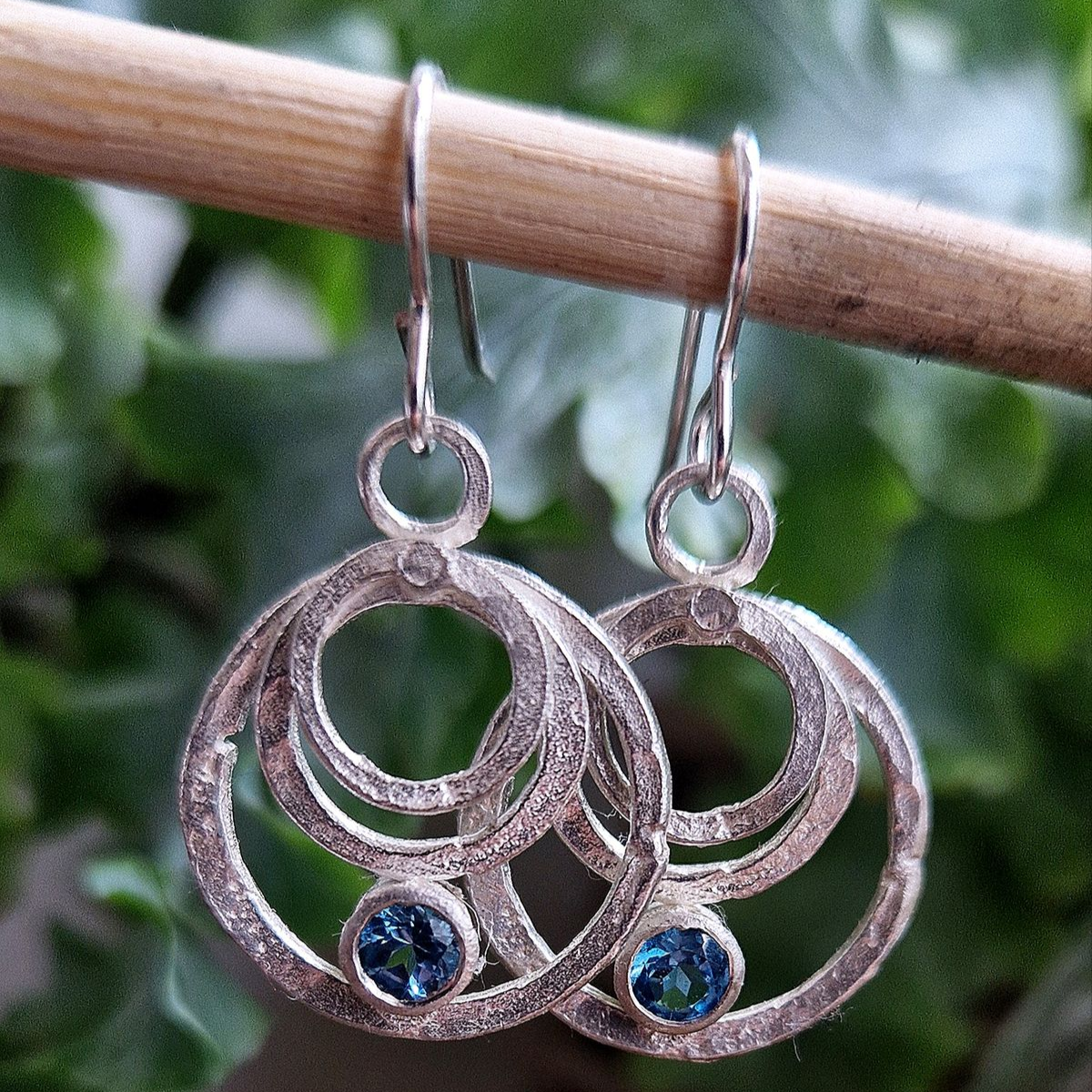 Vintage Circle &amp; Blue Crystal Silver Earrings