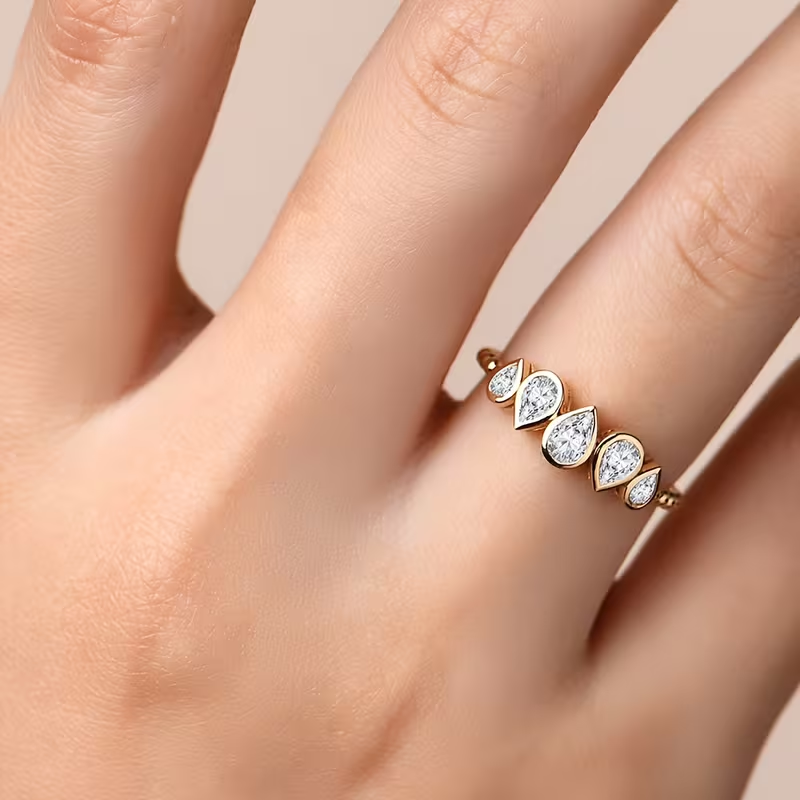 Luxury Golden Crystal Teardrop Ring