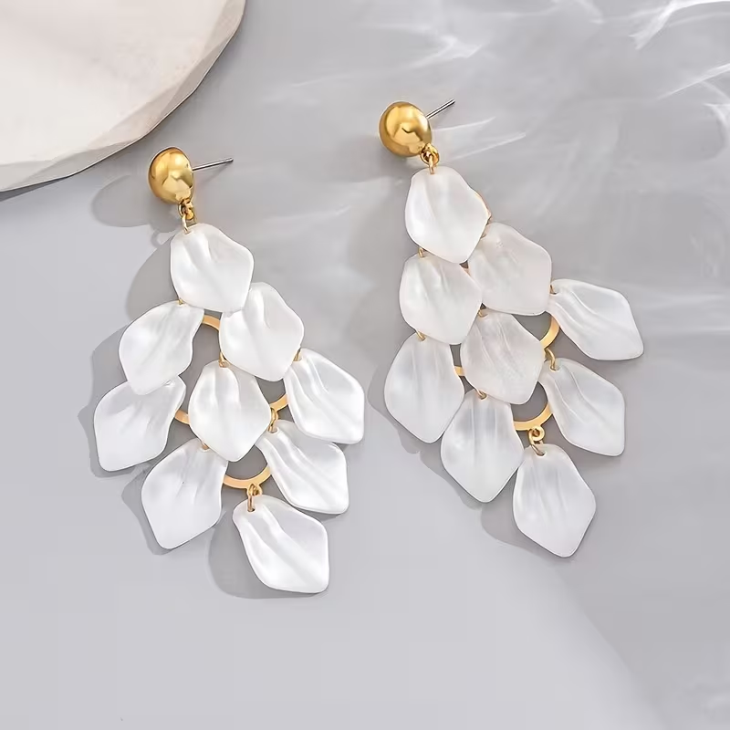 Elegant Geometric Tassel Leaf Earrings